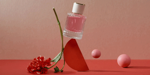ما هو الفرق بين العطر(perfume) و الرائحة (fragrance)؟