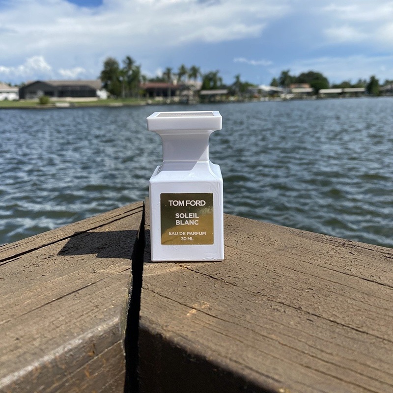 Soleil Blanc Eau de Parfum Women and Men Tom Ford perfume