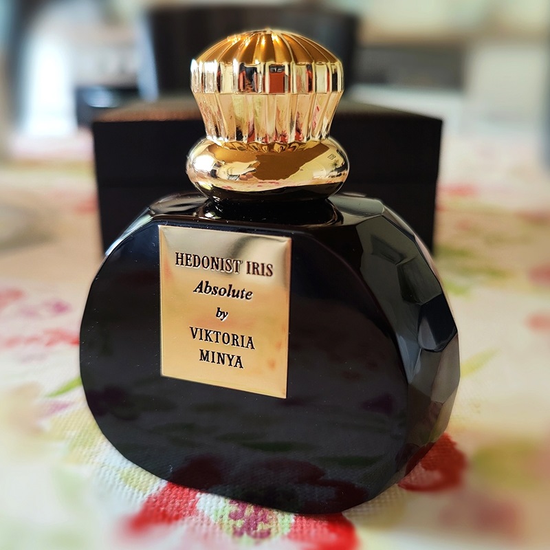 Hedonist Iris Absolute Eau de Parfum for Women and Men Viktoria