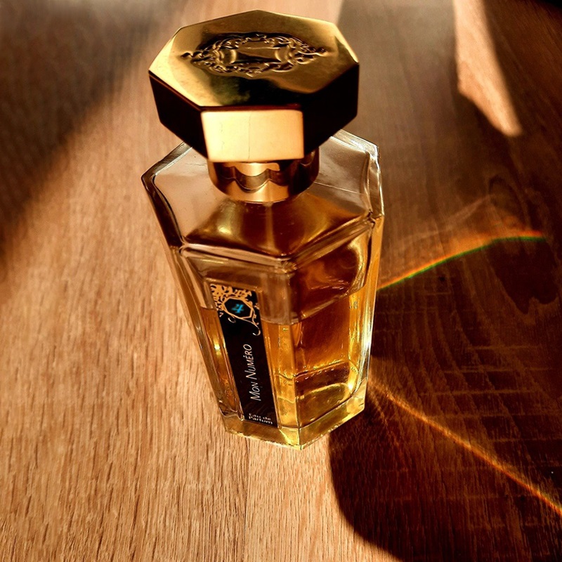 Mon Numero 4 Eau de Parfum for Women and Men L Artisan Parfumeur