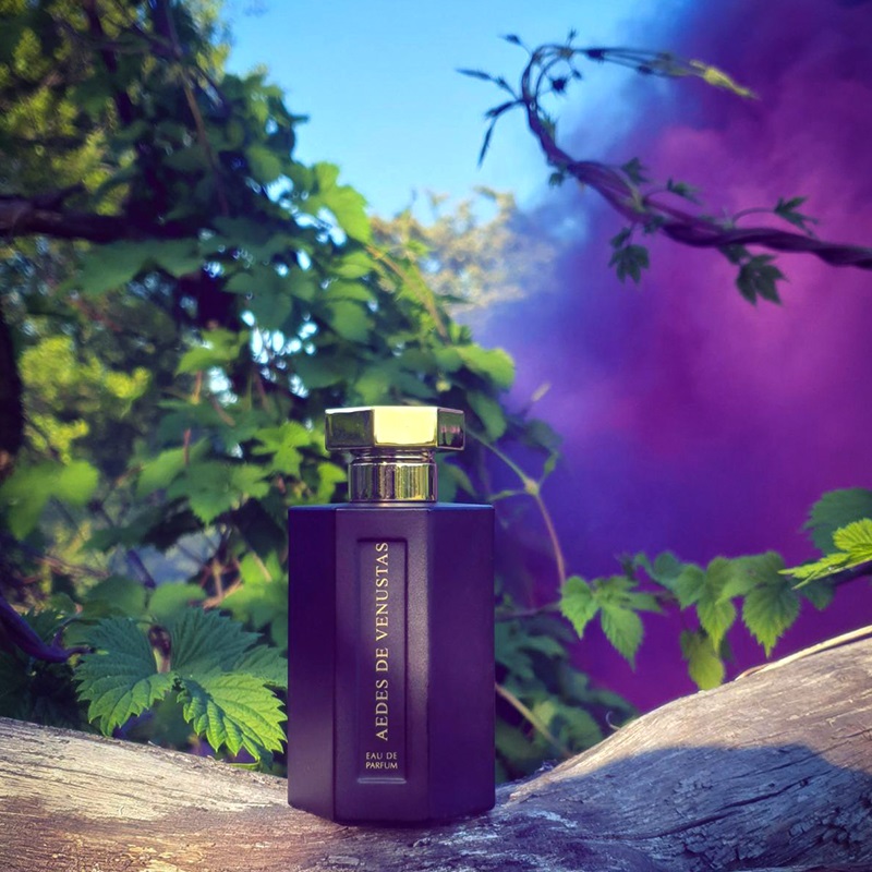 Aedes de Venustas Eau de Parfum Women and Men L Artisan Parfumeur