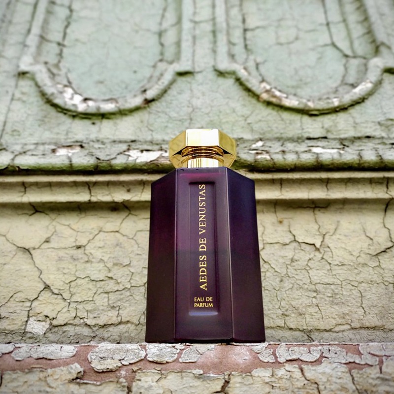 Aedes de Venustas Eau de Parfum Women and Men L Artisan Parfumeur
