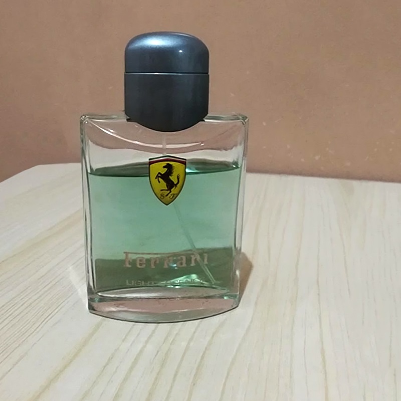 Light Essence Eau de Toilette For Men Ferrari perfume & fragrance