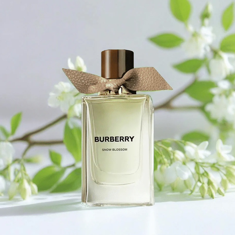 Snow Blossom Eau de Parfum Women and Men Burberry perfume fragrance Riah