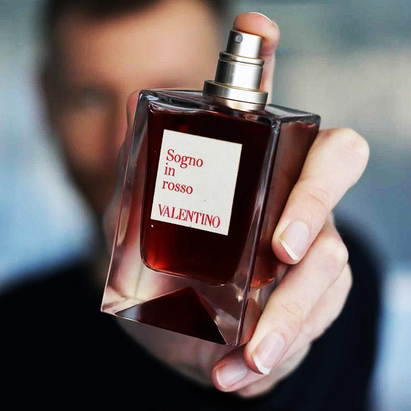 Sogno In Rosso Perfume Women and Men Valentino perfume & fragrance